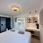 Faragas Hill Oasis Willa Angairiá