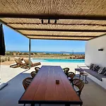 Faragas Hill Oasis ヴィラ Angairiá
