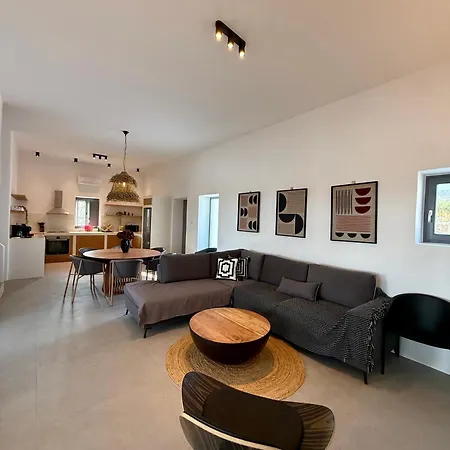 Faragas Hill Oasis Villa Angairiá