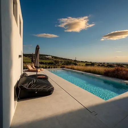 Villa Faragas Hill Oasis *